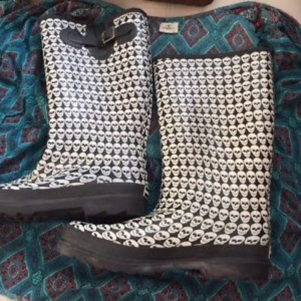 Steve Madden Rubber Rain Boots Skull